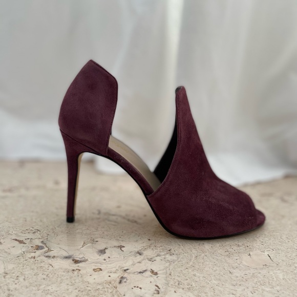 EUC Gorgeous leather peep toe pumps - Picture 3 of 7